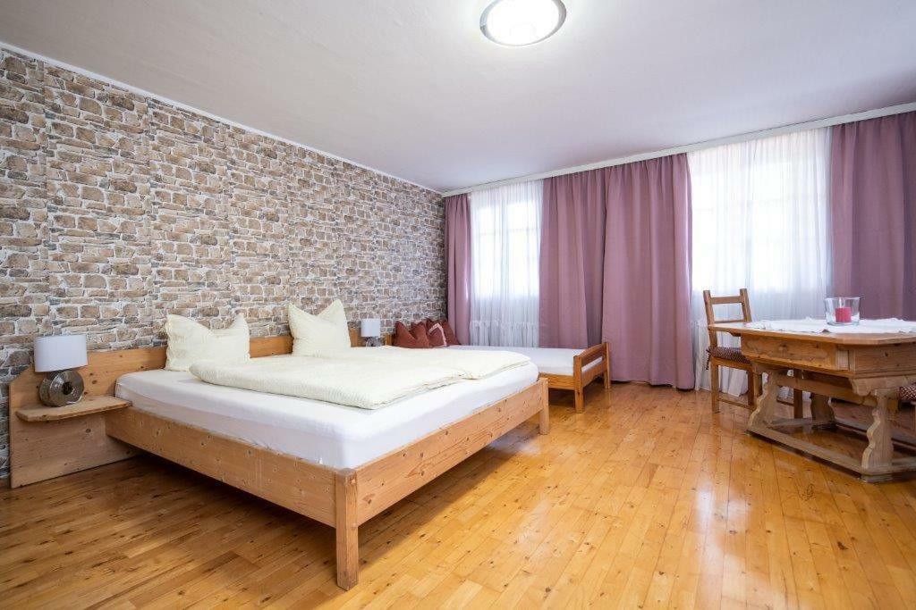 Landhaus Lindner Appartements Fuegen Luaran gambar